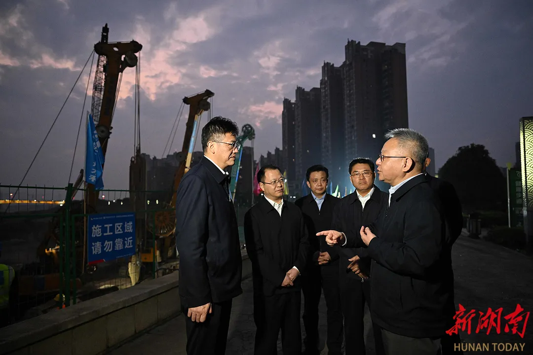 沈晓明调研洞庭湖区重点垸堤防加固工程松澧垸项目